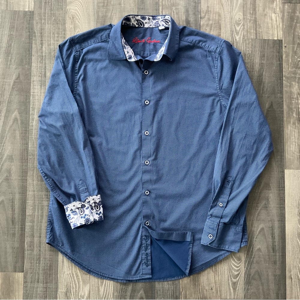Robert Graham Classic Fit Button Up Shirt
Flip Cuff
Men’s Large 
Navy Blue White